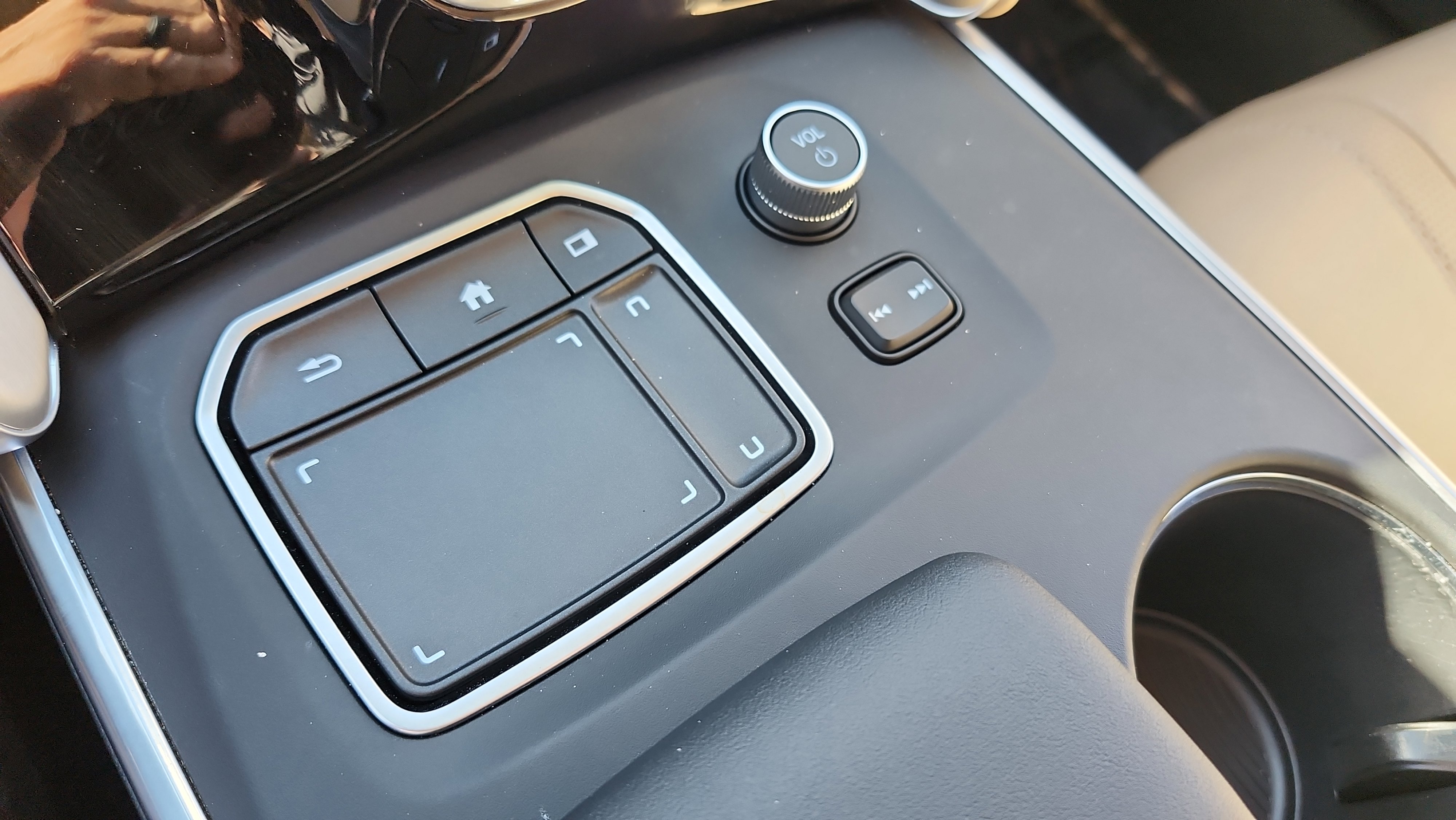 Certified 2025 Acura TLX w/ Technology Package image 38