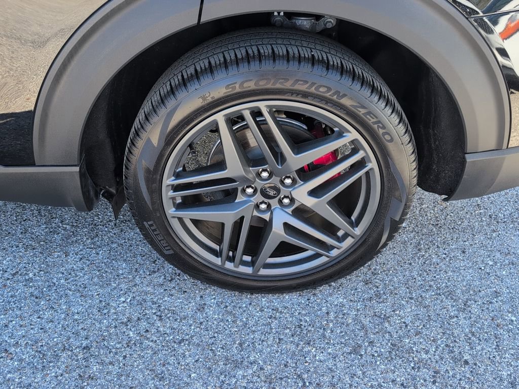 Certified 2025 Ford Explorer ST image 15