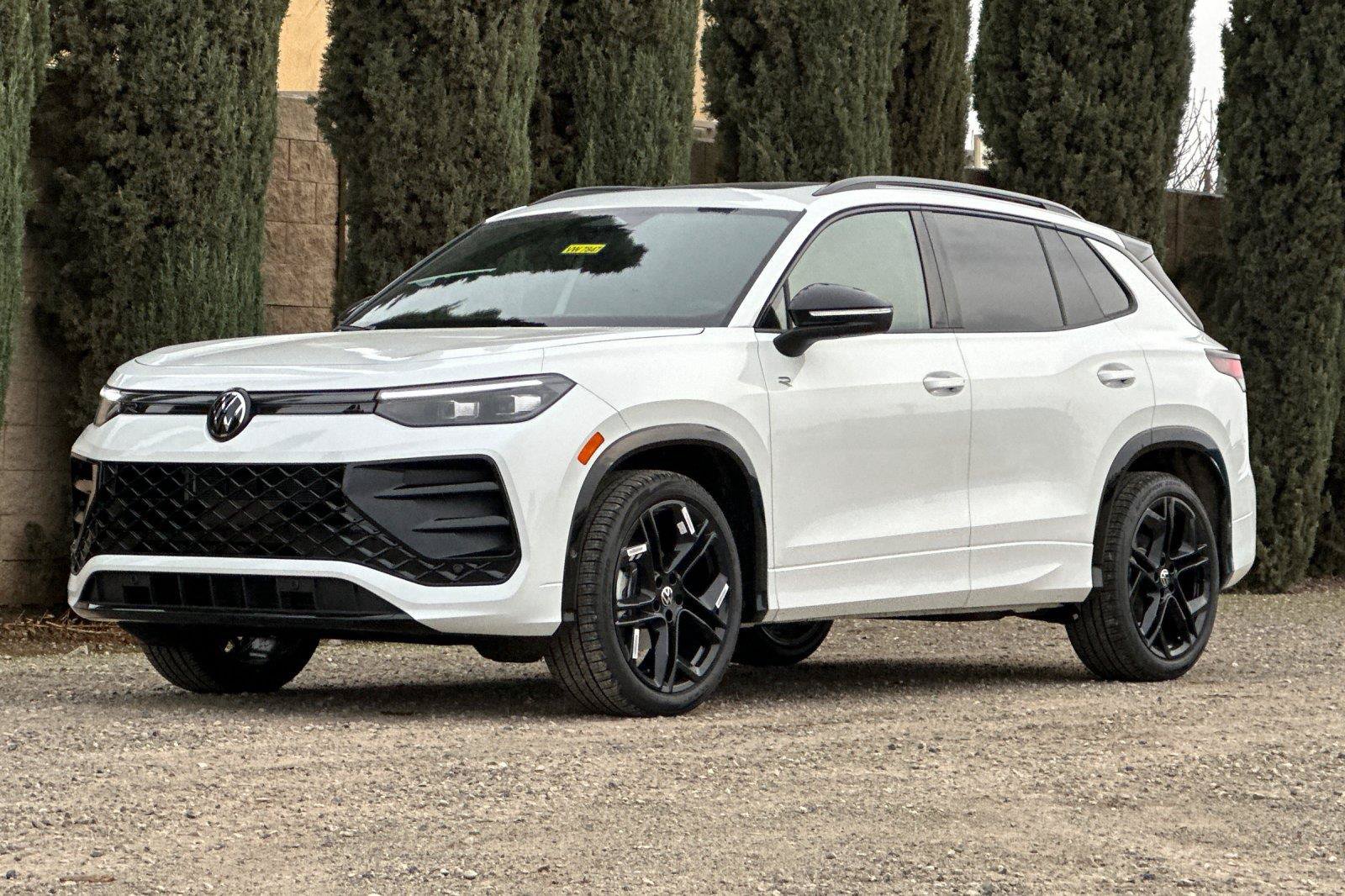 New 2026 Volkswagen Tiguan SE R-Line FWD image 7