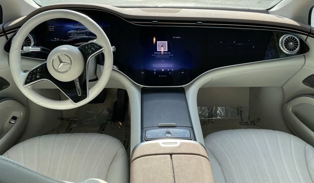 Used 2022 Mercedes-Benz EQS 580 4MATIC Sedan image 16