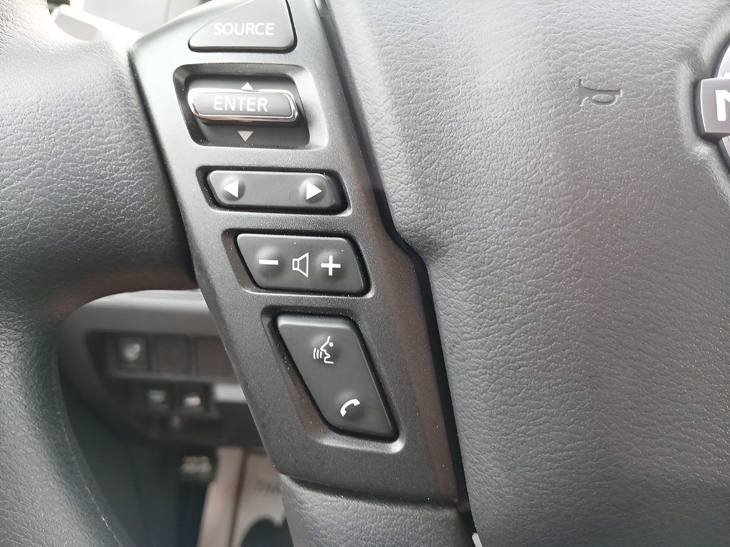 Used 2025 Nissan Frontier SV AWD/4WD image 21