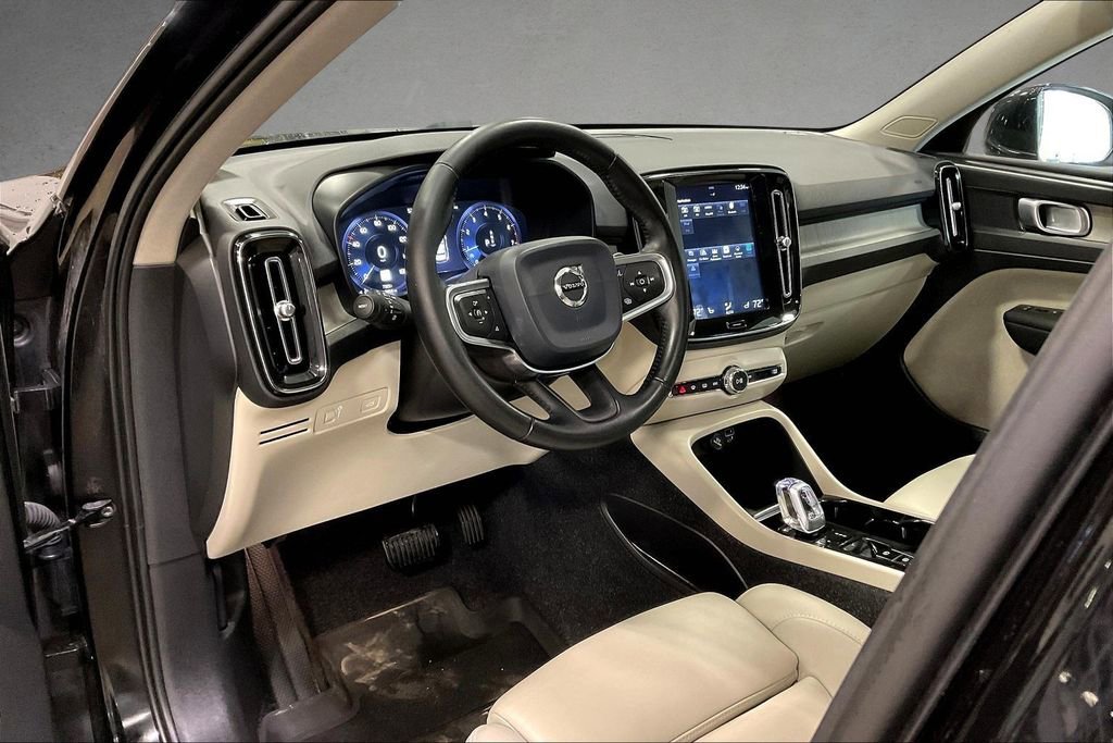 Used 2020 Volvo XC40 T5 Inscription w/ Protection Package Premier image 17