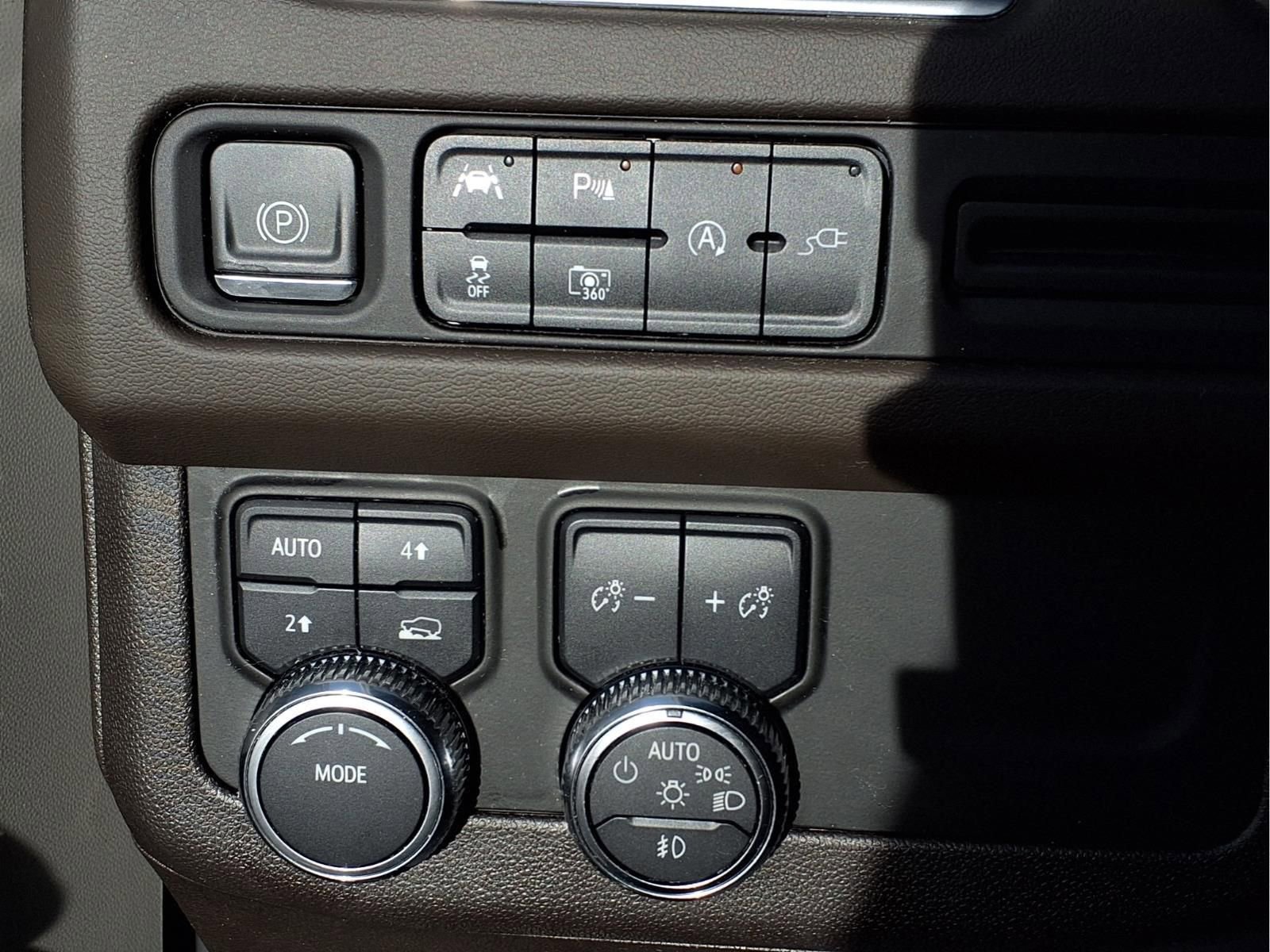 Used 2022 GMC Yukon SLT w/ SLT Premium Package image 15