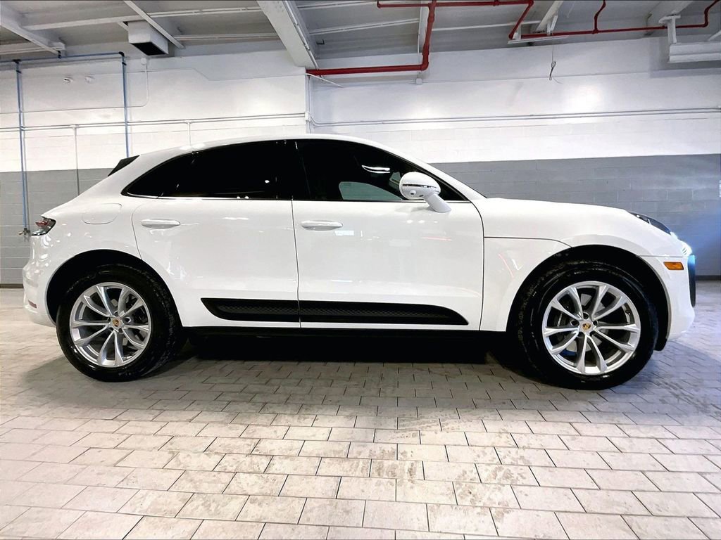 Used 2025 Porsche Macan AWD/4WD image 6