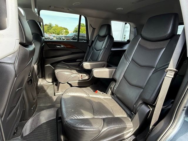 Used 2020 Cadillac Escalade Premium Luxury image 17