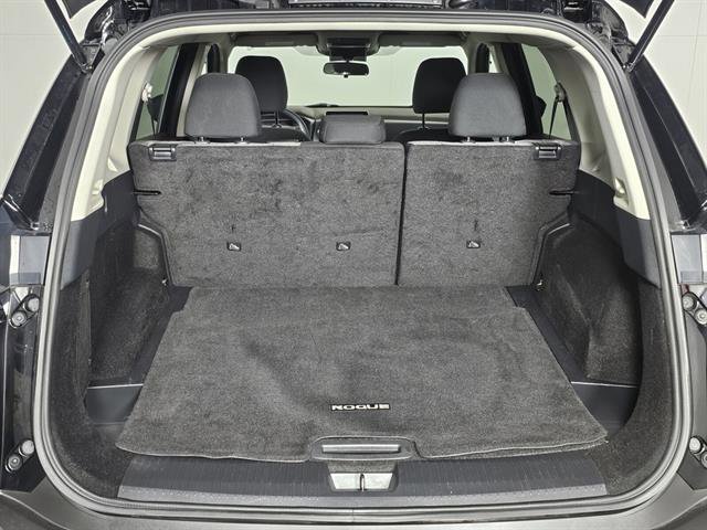 Used 2023 Nissan Rogue SV image 19