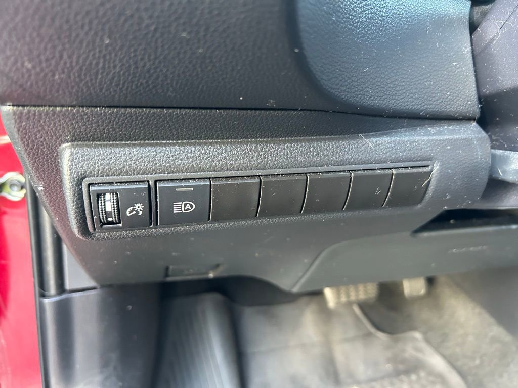 Used 2022 Toyota Corolla LE image 16