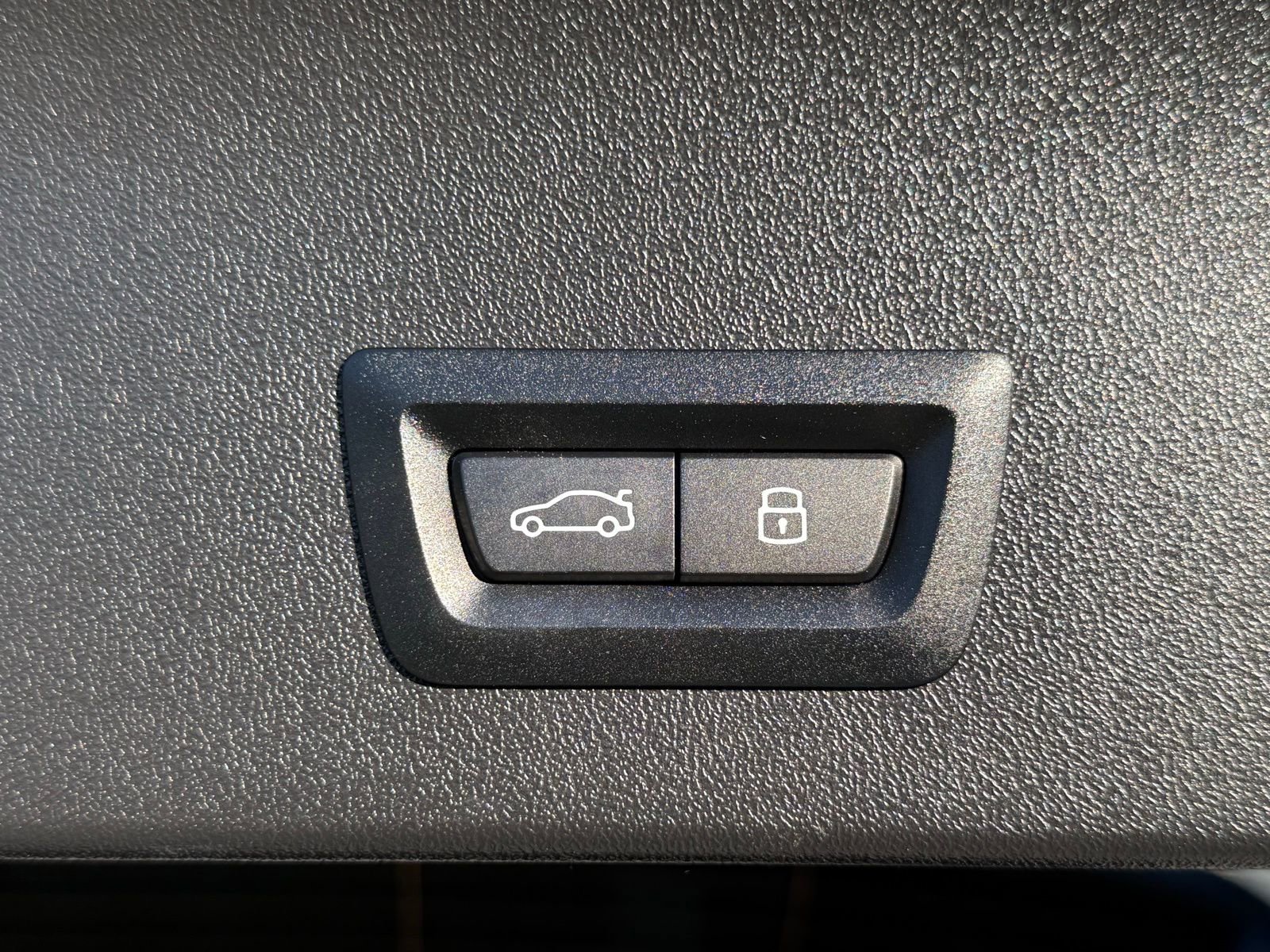 Used 2025 BMW X3 xDrive30i w/ Convenience Package image 18