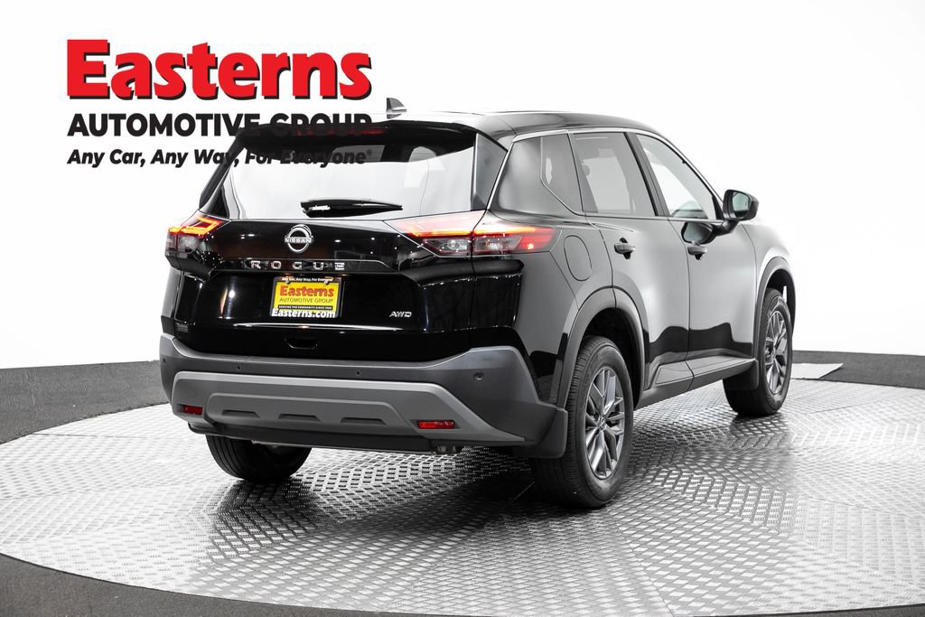 Used 2023 Nissan Rogue S AWD/4WD image 5