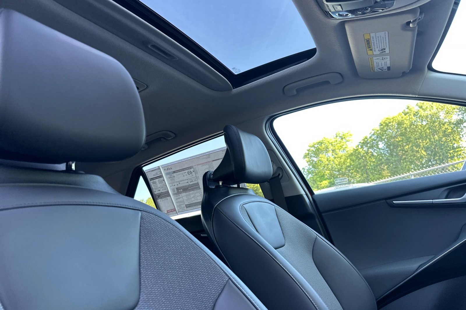 New 2025 Kia Niro EX Touring image 13