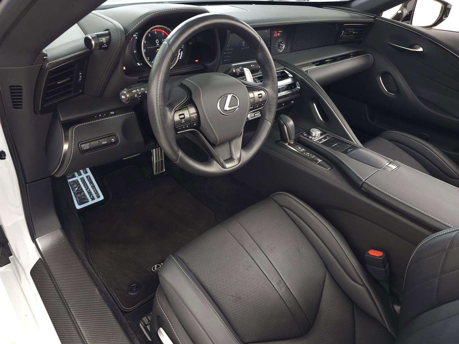 Used 2023 Lexus LC 500 Convertible image 16