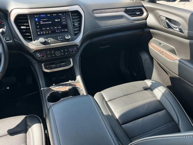 Used 2022 GMC Acadia Denali w/ Denali Ultimate Package AWD/4WD image 4