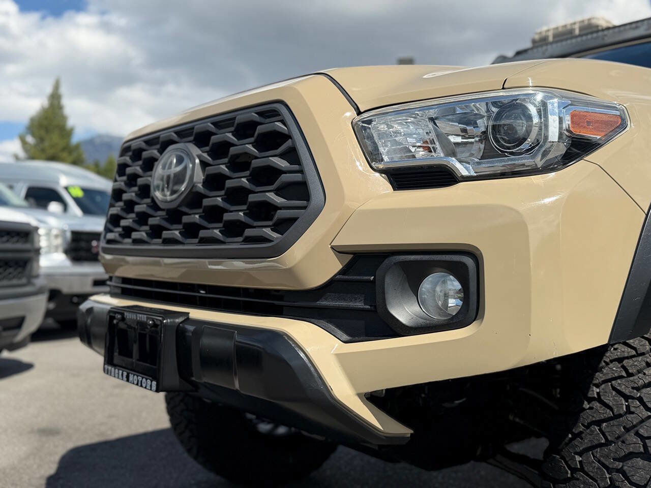 Used 2020 Toyota Tacoma TRD Off-Road w/ Technology Package AWD/4WD image 28