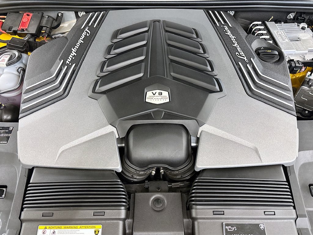 Used 2024 Lamborghini Urus Performante AWD/4WD image 32