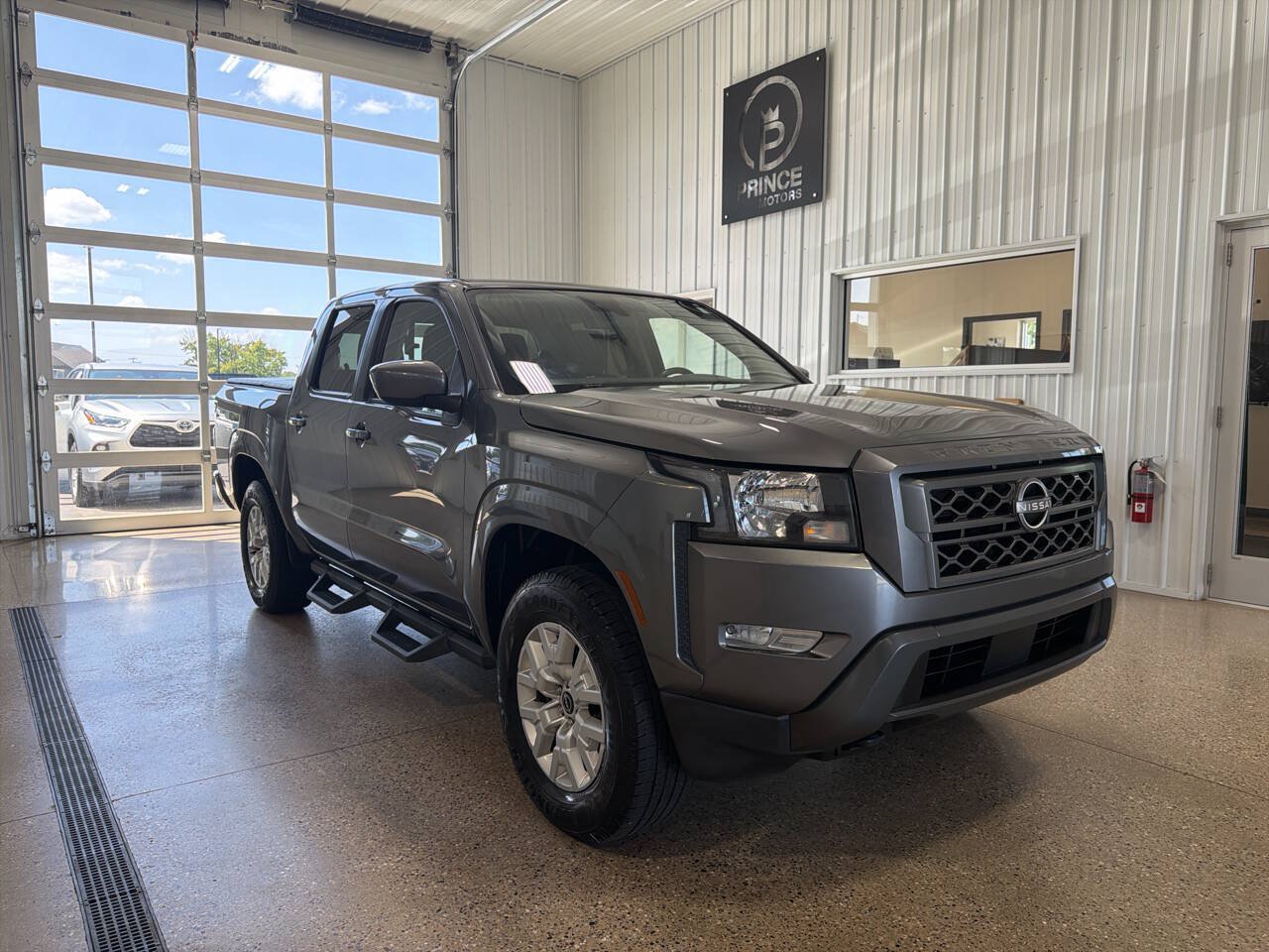 Used 2023 Nissan Frontier SV w/ SV Convenience Package AWD/4WD image 7
