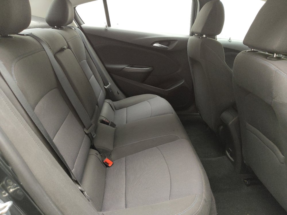 Used 2018 Chevrolet Cruze LT FWD image 19