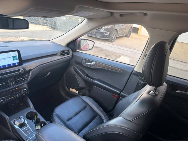 Used 2020 Ford Escape Titanium w/ Titanium Premium Package 2.0 AWD/4WD image 22