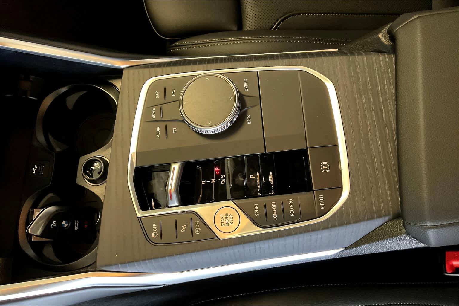 New 2025 BMW 330i Sedan w/ Premium Package RWD image 7
