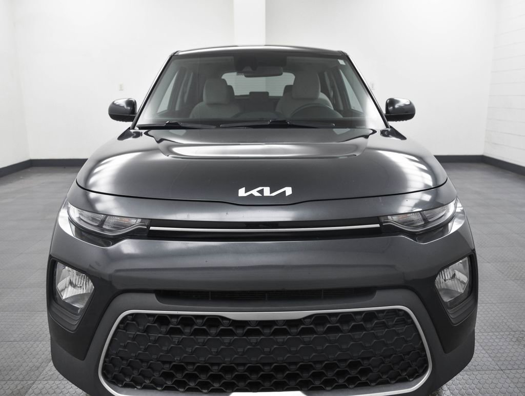 Used 2022 Kia Soul LX w/ Technology Package image 2