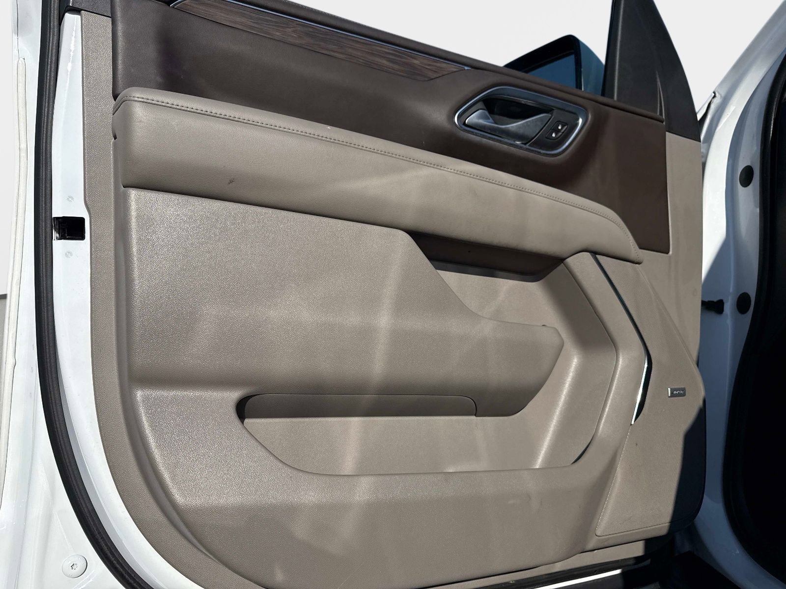 Used 2022 Chevrolet Tahoe LT w/ LT Signature Package image 17