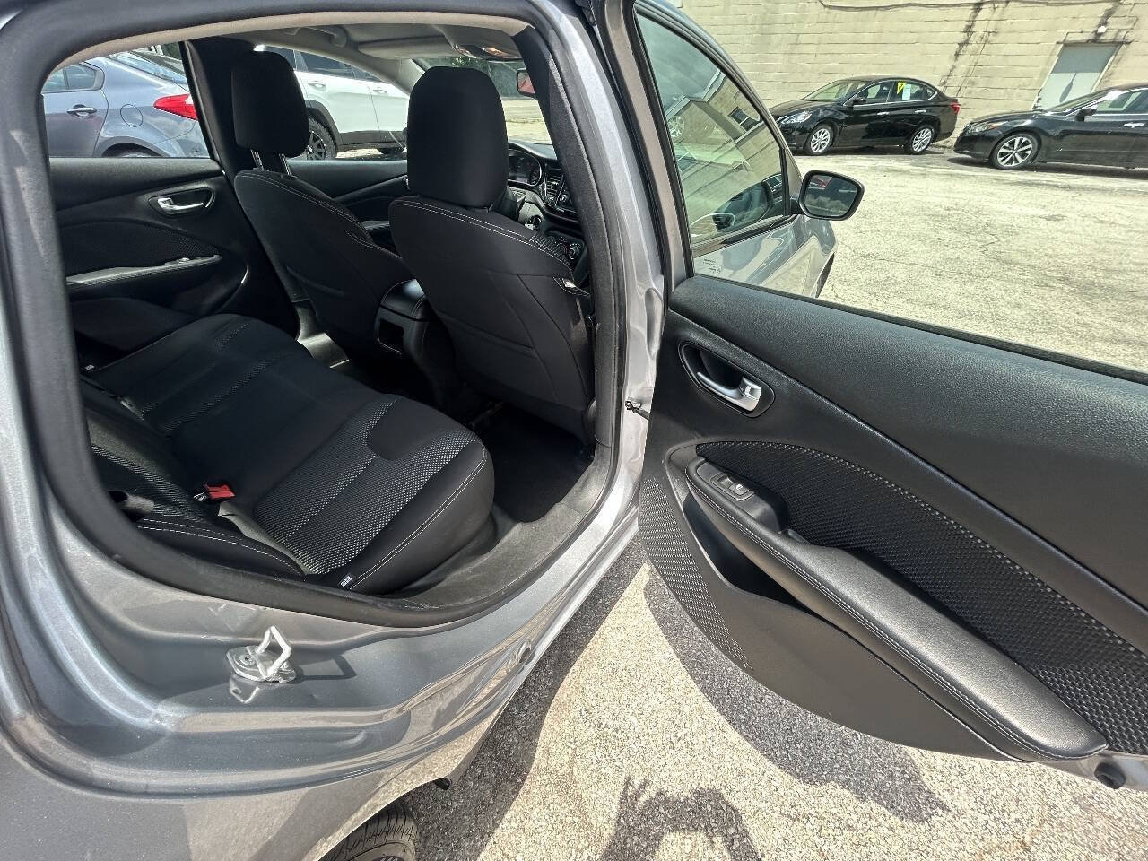 Used 2015 Dodge Dart SXT FWD image 9