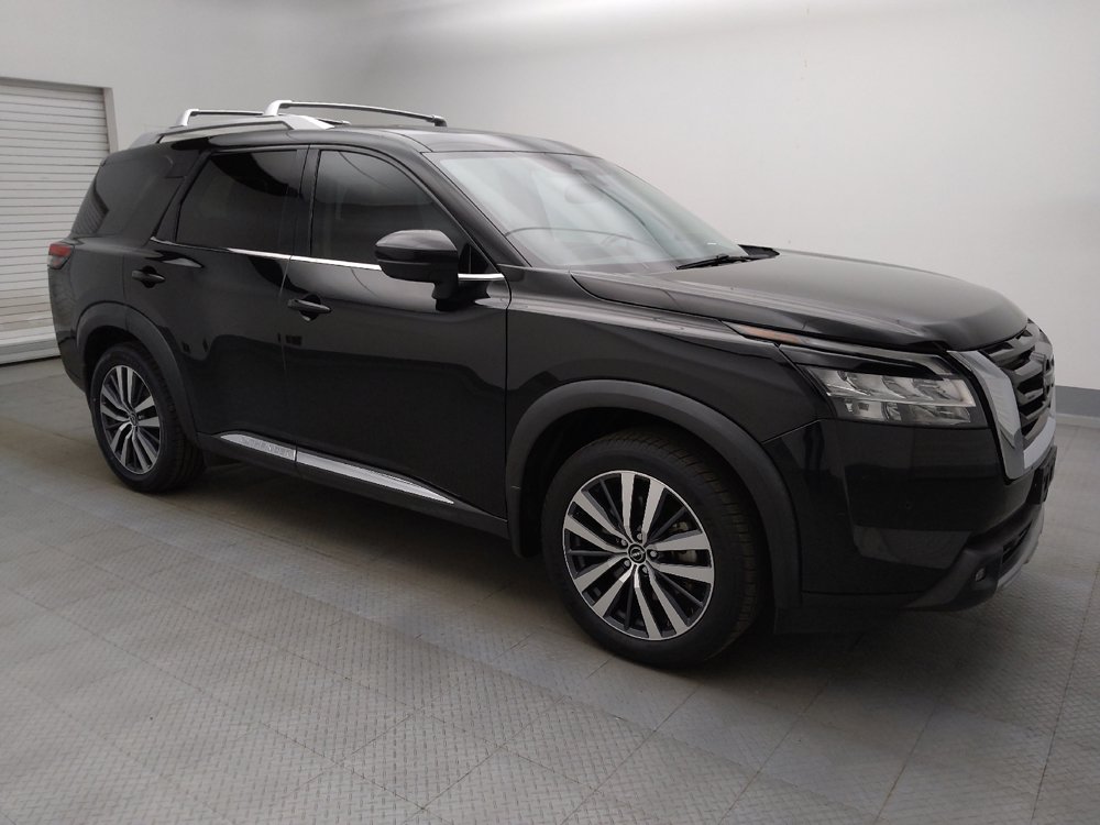 Used 2022 Nissan Pathfinder Platinum w/ Cargo Package FWD image 11