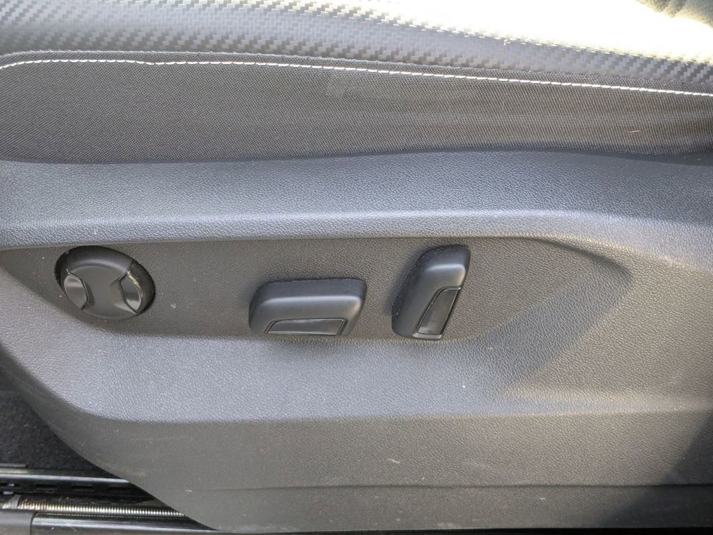 Used 2025 Volkswagen Atlas Cross Sport SE image 14