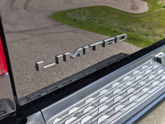 Used 2025 RAM 2500 Limited AWD/4WD image 10