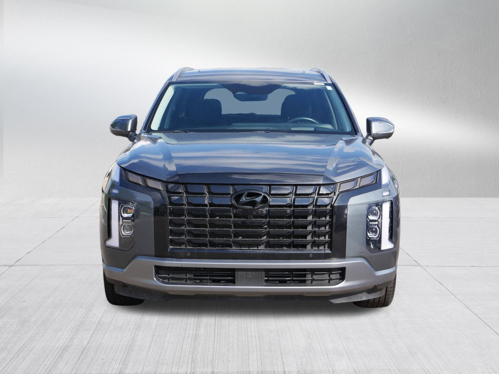 Used 2024 Hyundai Palisade Limited image 2