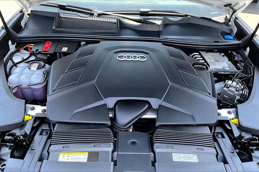 Used 2023 Audi Q8 Premium Plus w/ Premium Plus Package AWD/4WD image 13