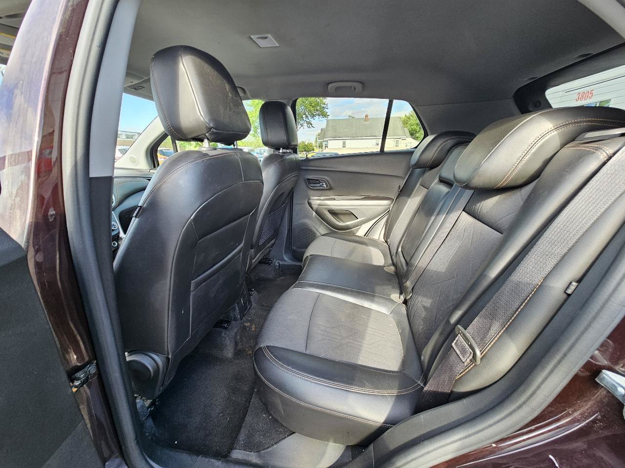 Used 2020 Chevrolet Trax LT w/ LT Convenience Package AWD/4WD image 22