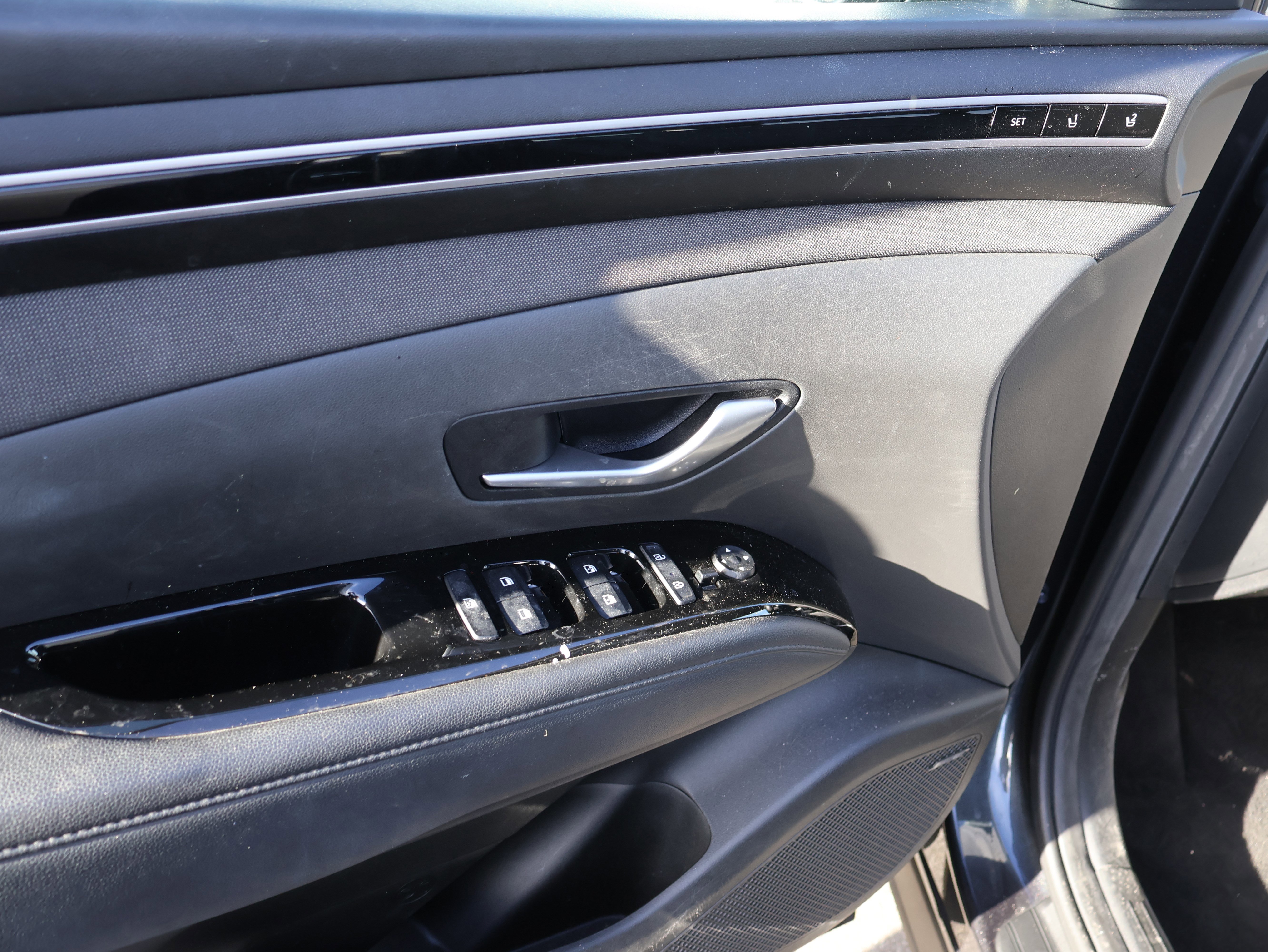 Used 2023 Hyundai Tucson Limited w/ Cargo Package image 22