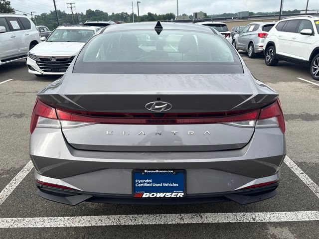 Used 2022 Hyundai Elantra SEL w/ Convenience Package FWD image 4