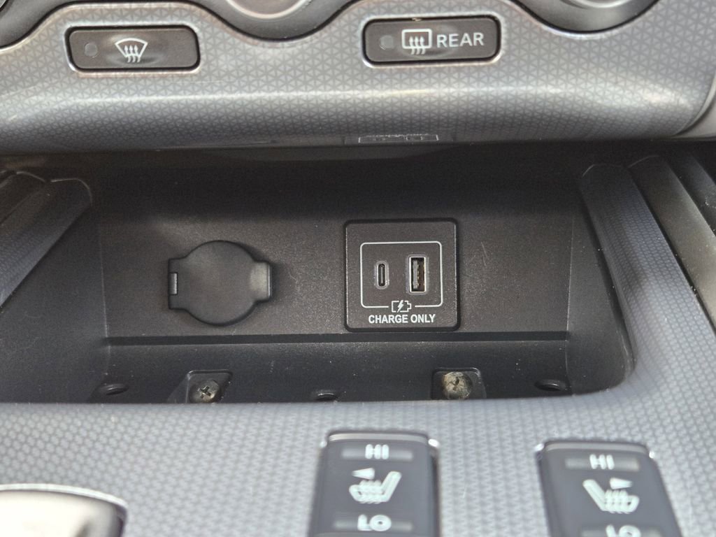 Used 2019 Nissan Pathfinder SL FWD image 22