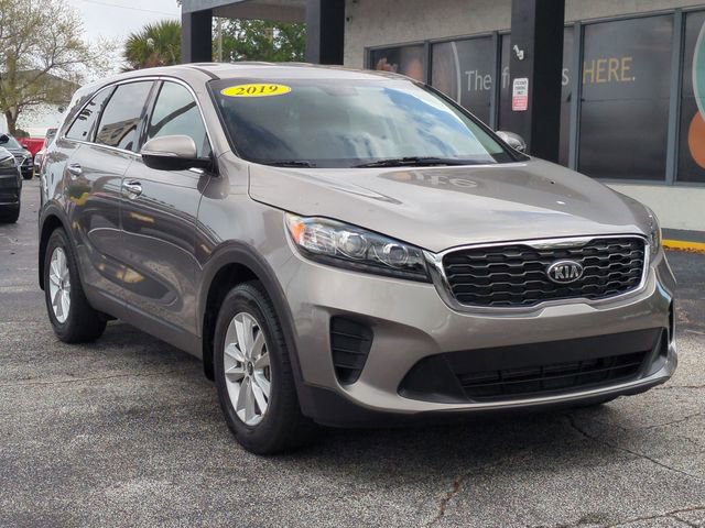 Used 2019 Kia Sorento LX image 3