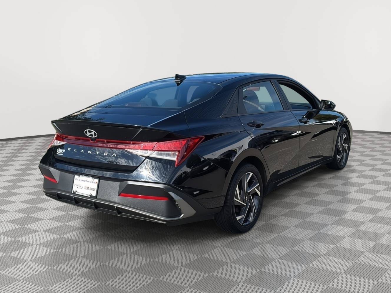 Certified 2025 Hyundai Elantra Sport FWD image 5