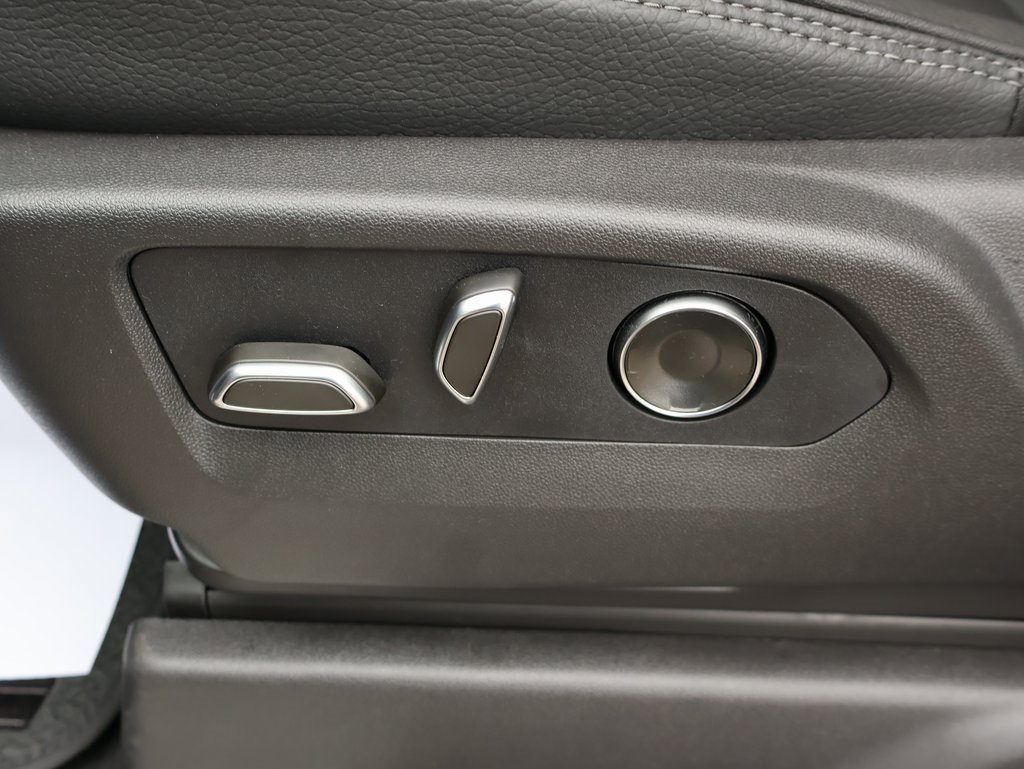 New 2025 GMC Sierra 2500 Denali w/ Denali Reserve Package image 16