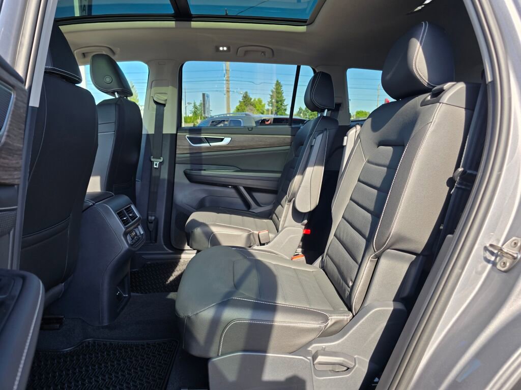 New 2025 Volkswagen Atlas SEL image 30