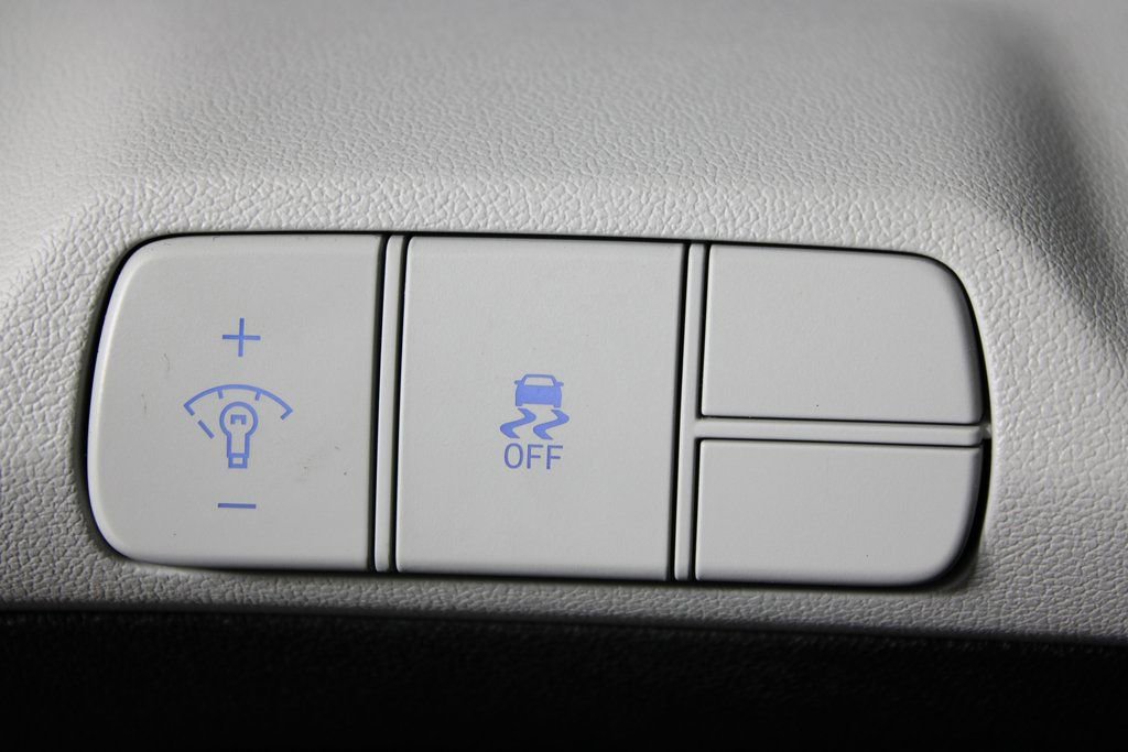 Certified 2025 Hyundai Elantra Limited image 22