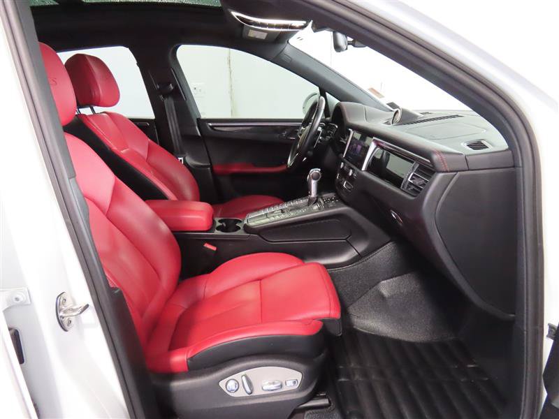Used 2021 Porsche Macan GTS AWD/4WD image 34