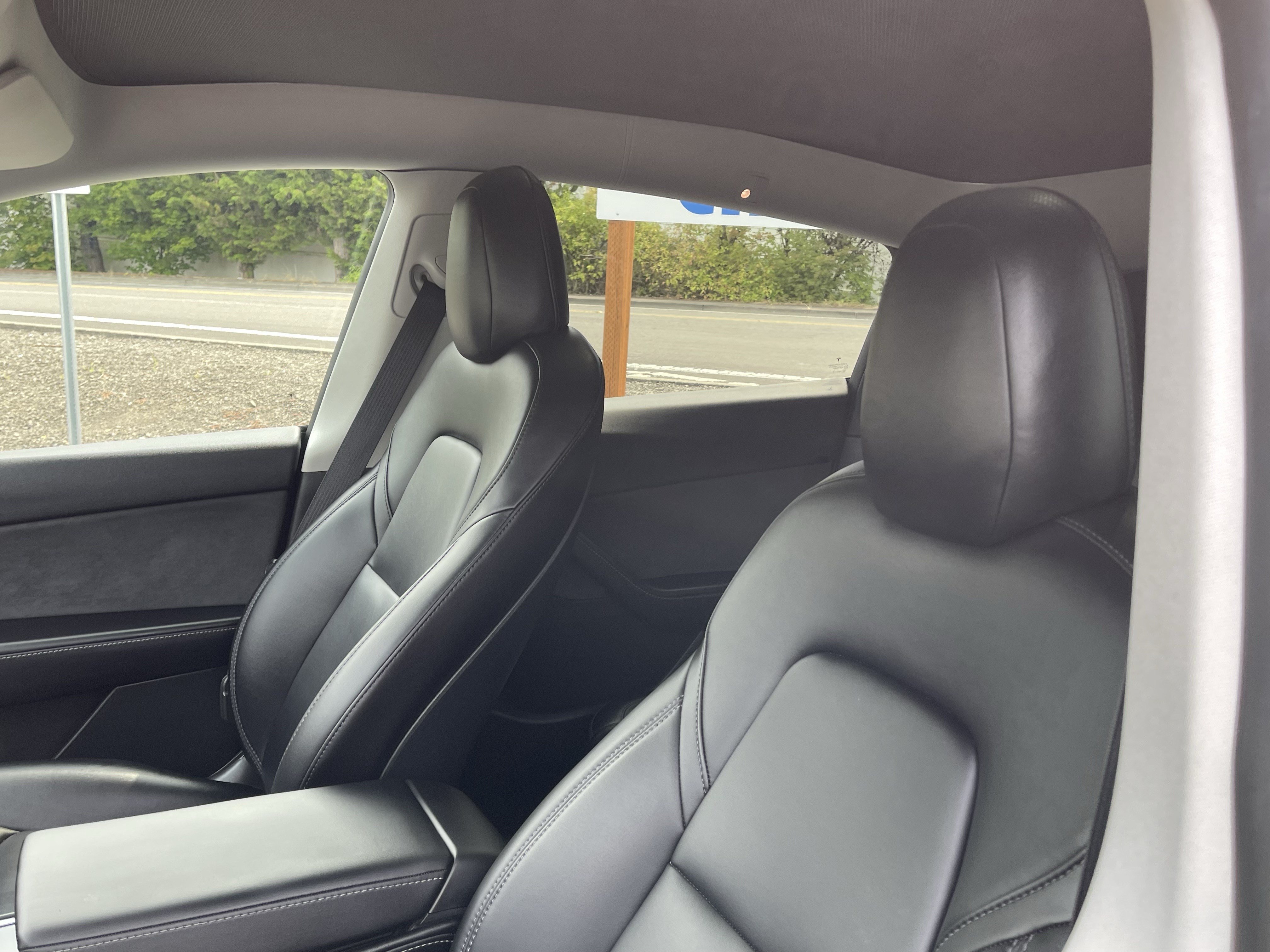 Used 2022 Tesla Model Y Long Range AWD/4WD image 21