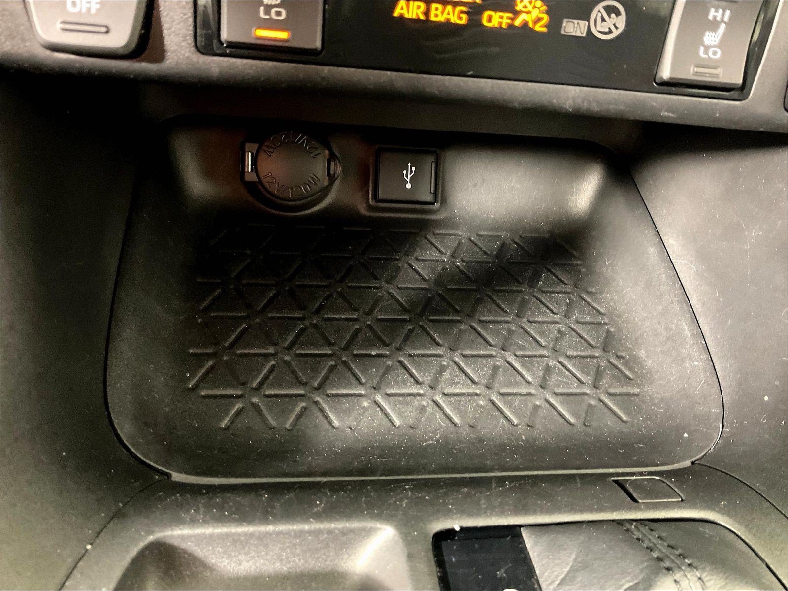 Used 2021 Toyota RAV4 XLE w/ Convenience Package AWD/4WD image 15