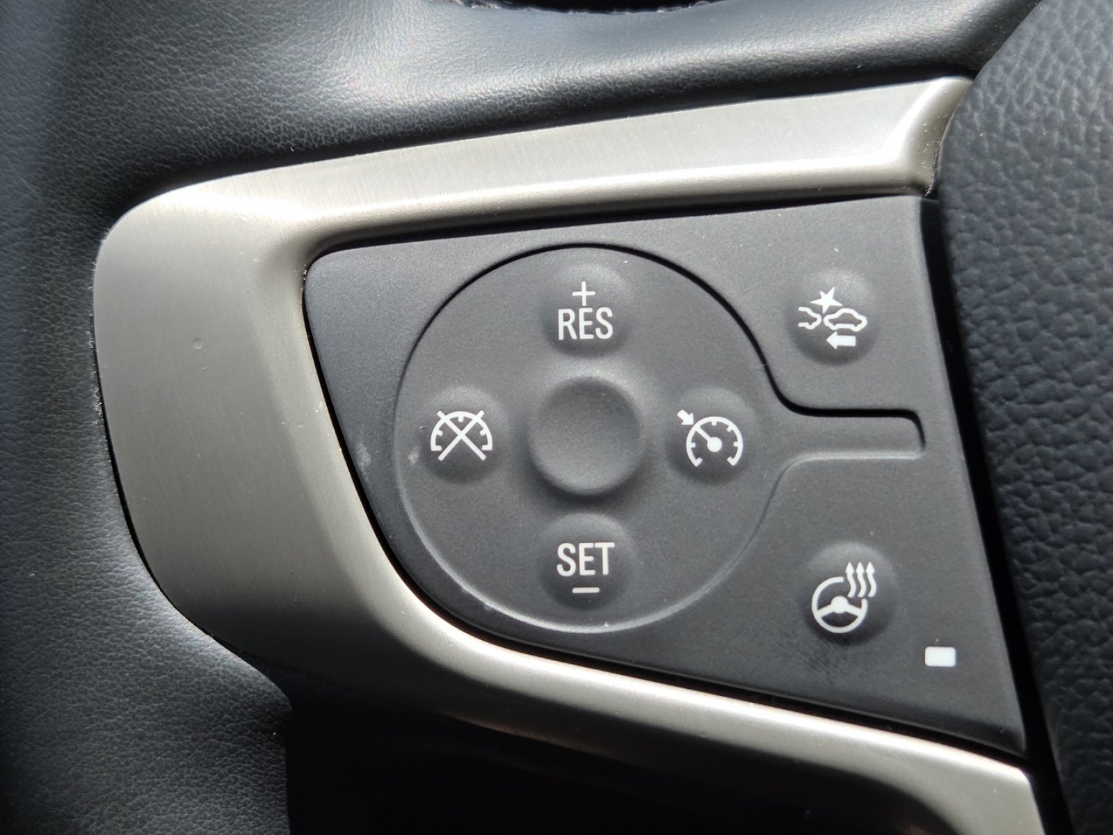 Used 2023 GMC Acadia Denali w/ Denali Technology Package FWD image 14