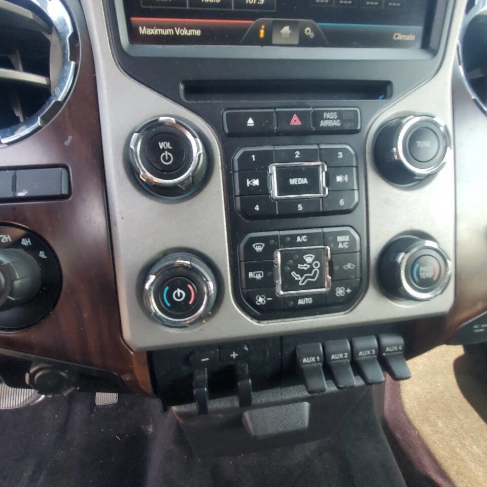 Used 2016 Ford F250 Lariat w/ Chrome Package image 19