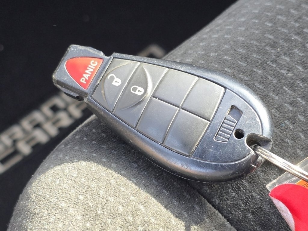 Used 2016 Dodge Grand Caravan SE image 30