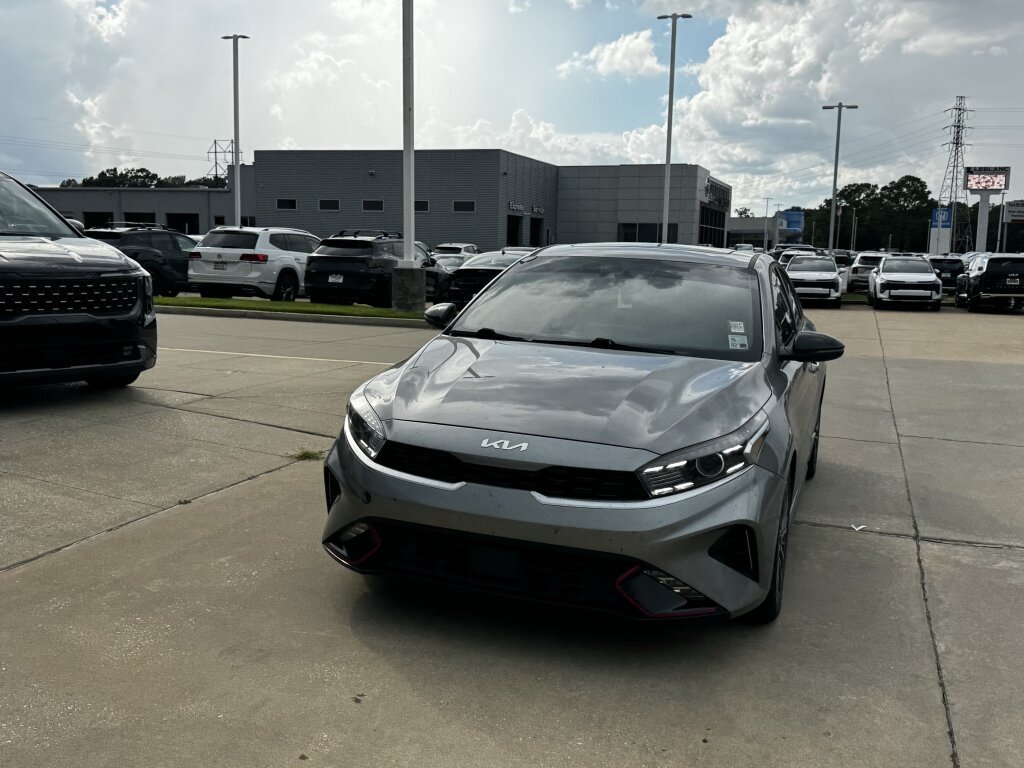 Used 2022 Kia Forte GT-Line w/ GT-Line Premium Package FWD image 5