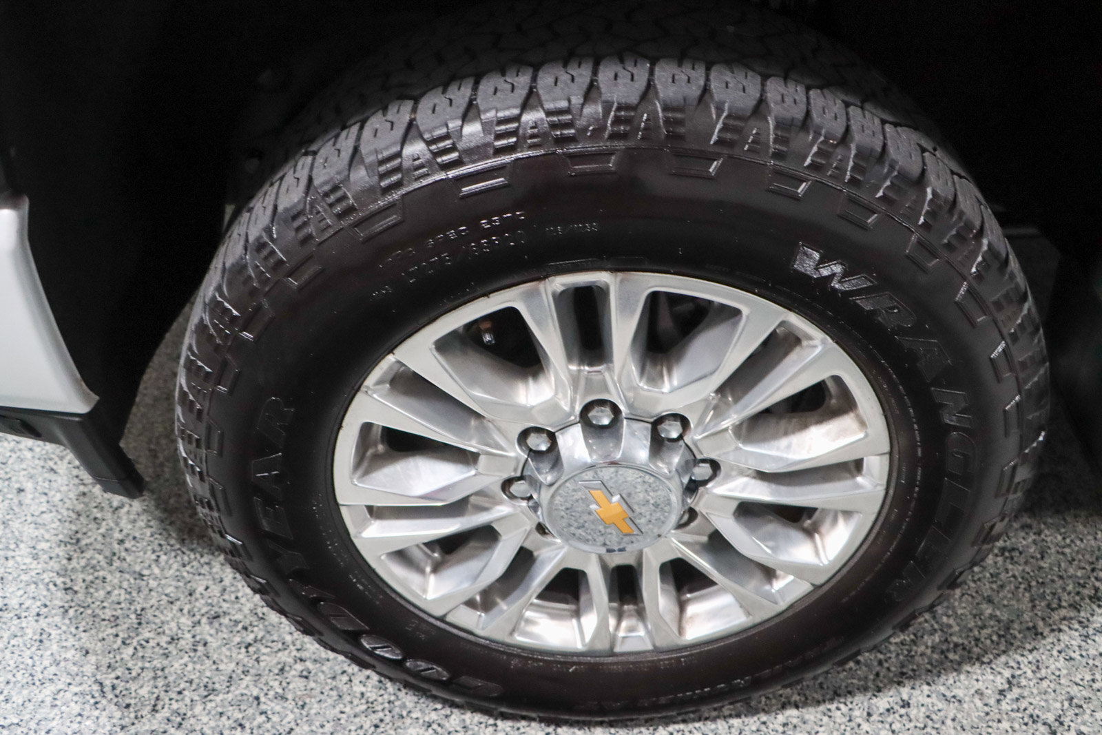 Used 2023 Chevrolet Silverado 2500 High Country w/ Z71 Off-Road Package image 11