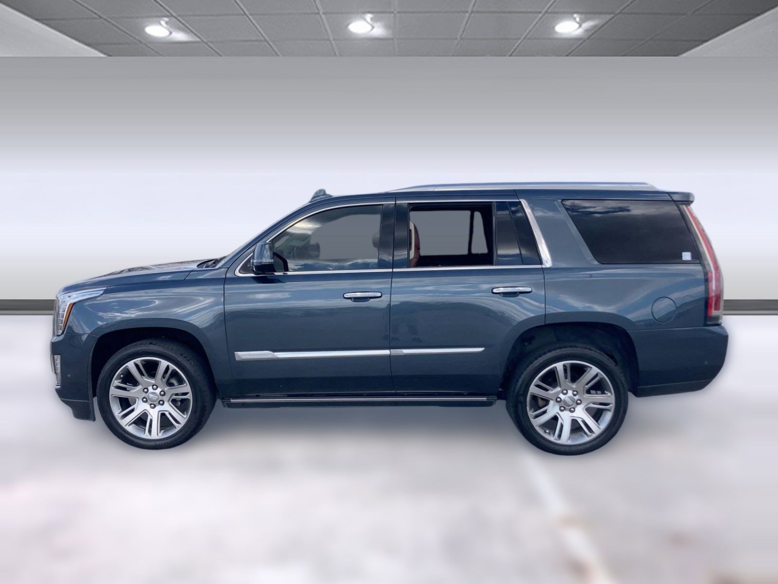 Used 2019 Cadillac Escalade Premium Luxury image 2