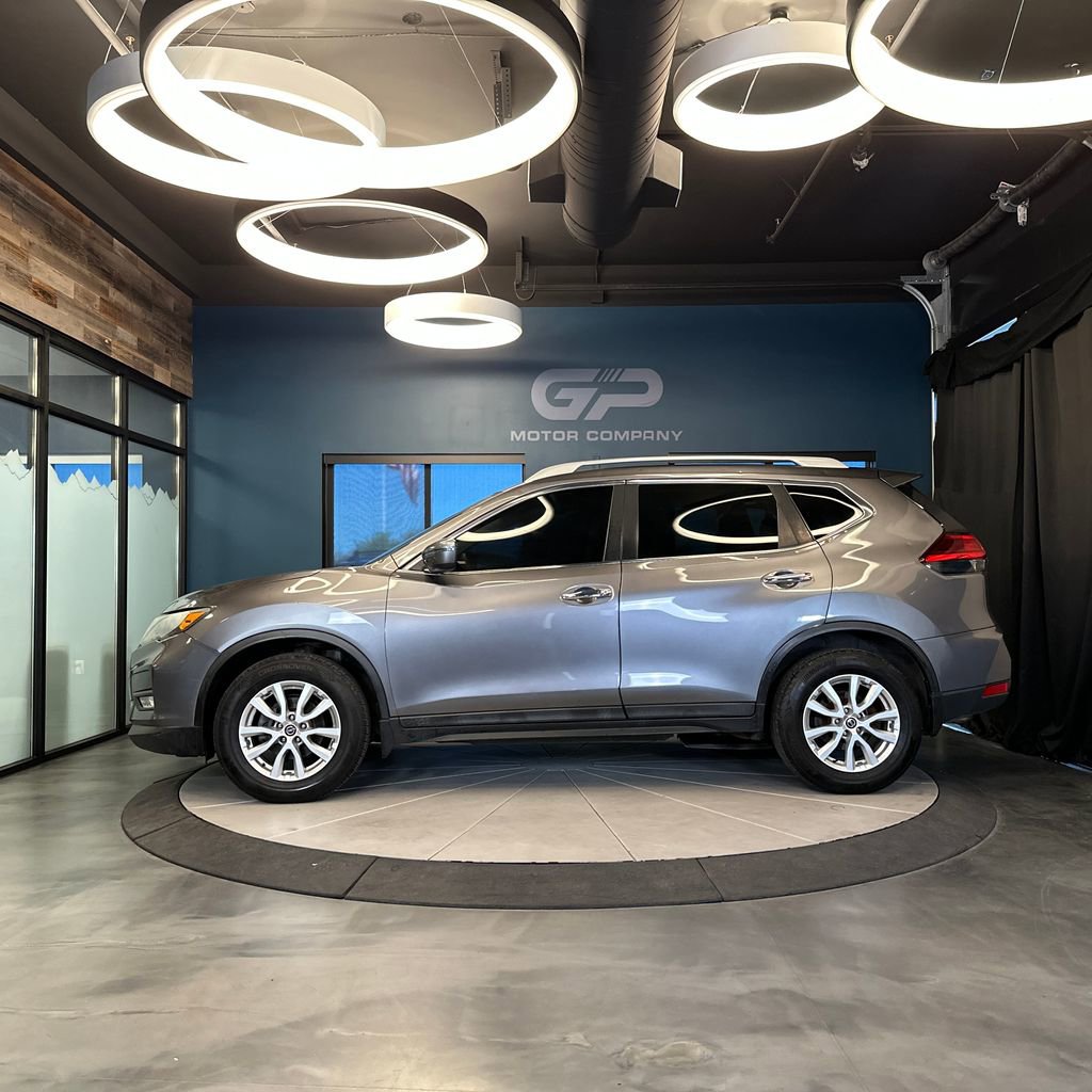 Used 2017 Nissan Rogue SV FWD image 6