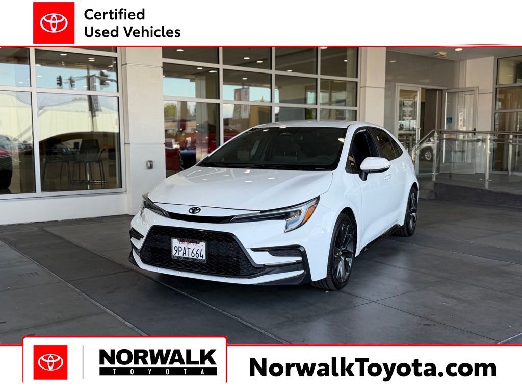 Certified 2024 Toyota Corolla SE FWD image 1